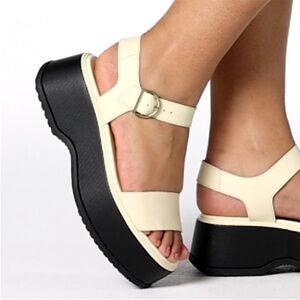 Sorel DAYSPRING Ankle Strap Leather Platform Sandals in Honey White / Black
